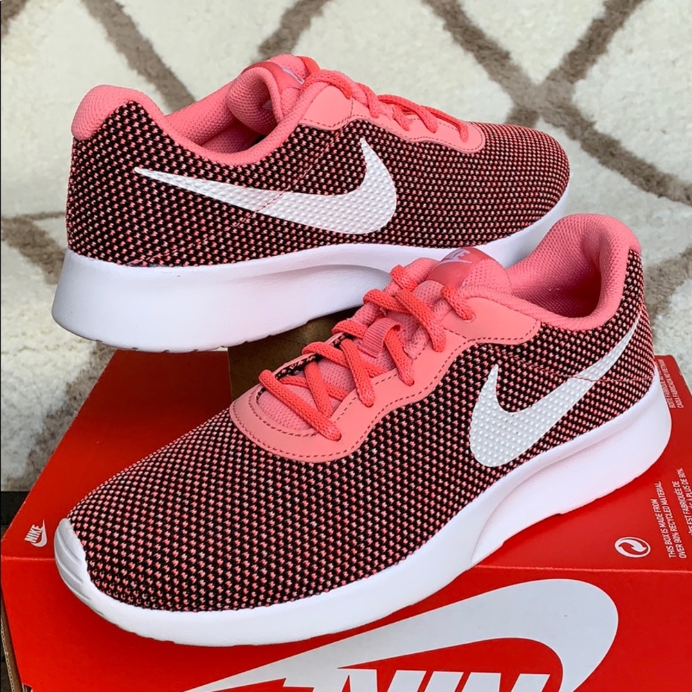 WMNS NIKE TANJUN black/white-pink gaze - Picture 5 of 16